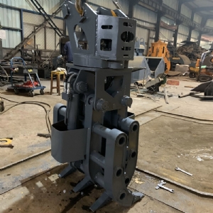 挖機(jī)旋轉(zhuǎn)抓鋼機(jī)